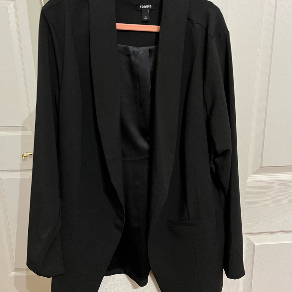 Torrid blazer size 1 only worn once